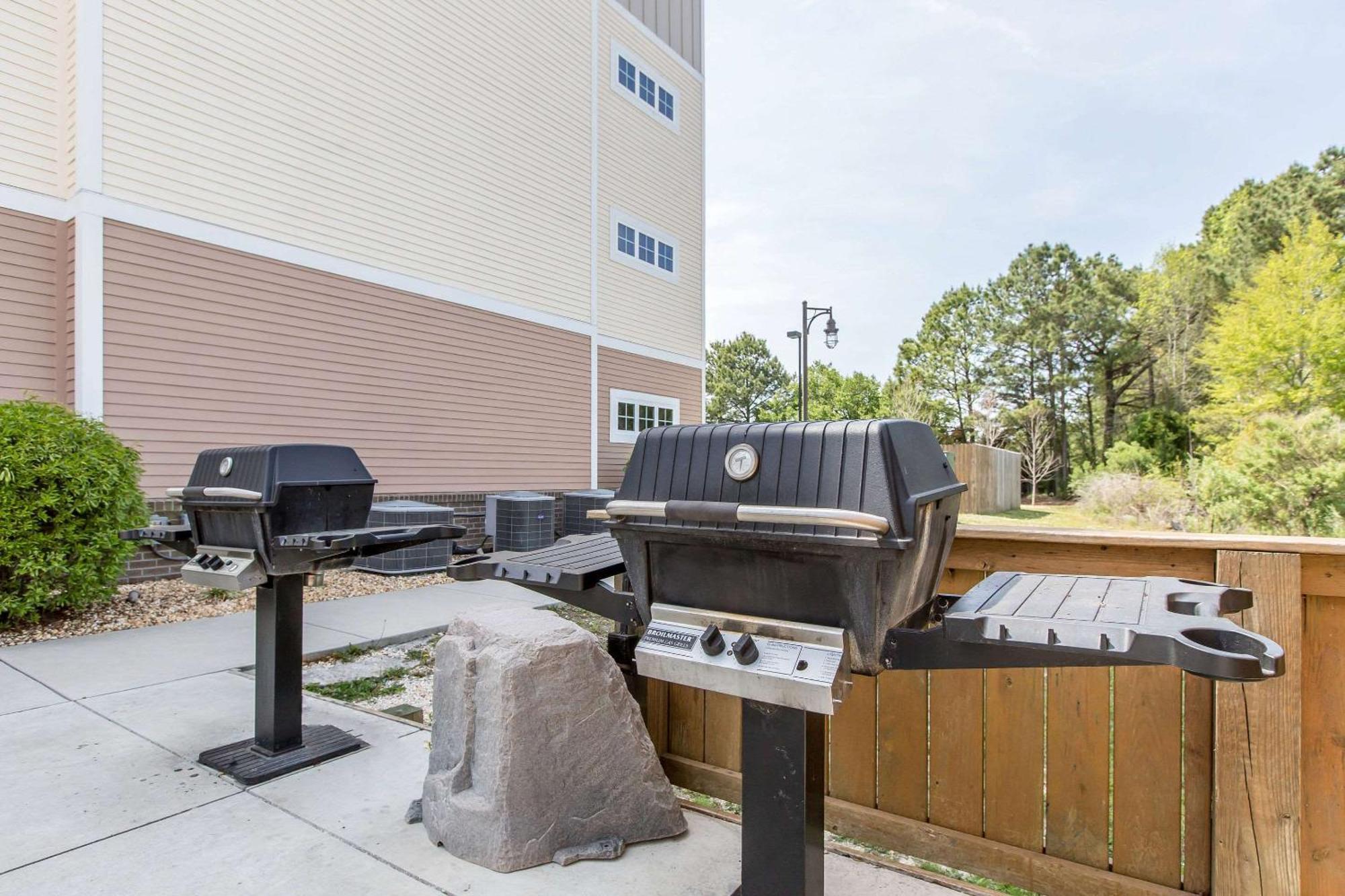 Mainstay Suites Jacksonville Near Camp Lejeune Exterior photo